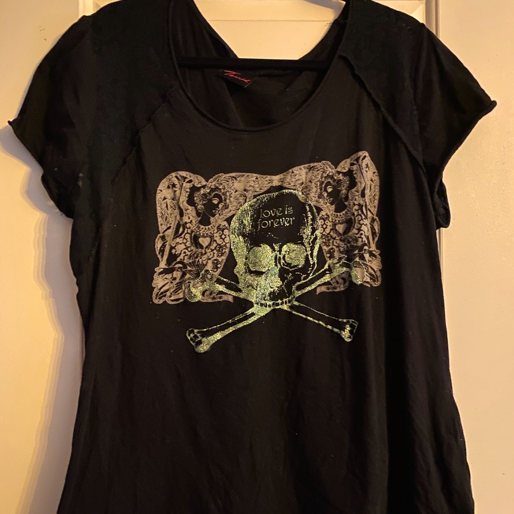 Torrid Love is forever Angel skull lace sleeve 3x